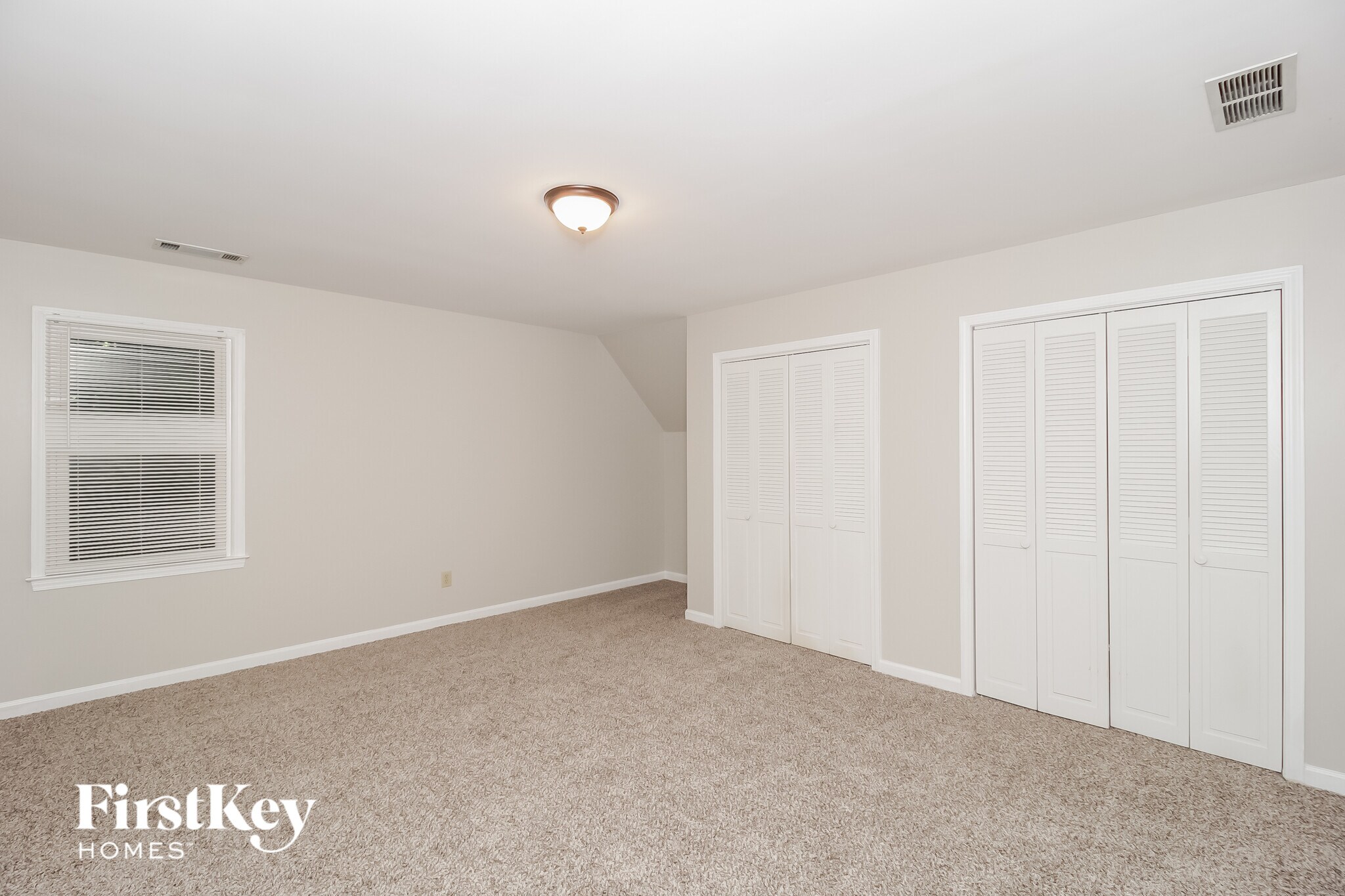 Building Photo - 4927 Castlewood Dr SW