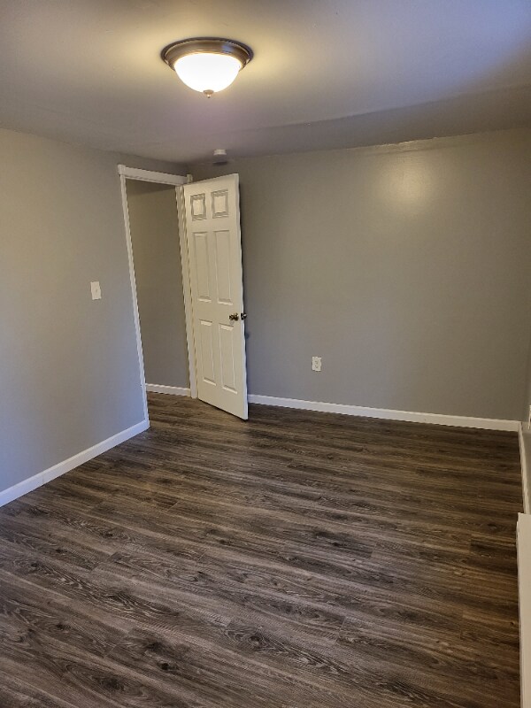 Building Photo - 107 Canaan St