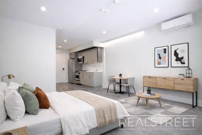 Building Photo - Brand New 1 Bed w Full Kitchen Amenities in Prime Crown Heights