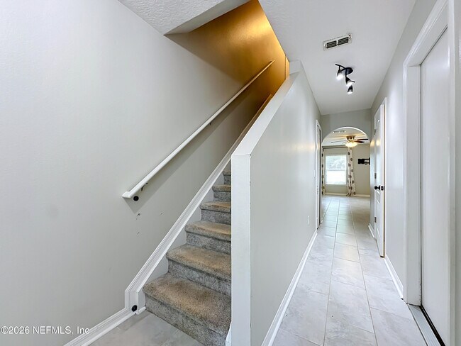 Building Photo - 8224 Halls Hammock Ct