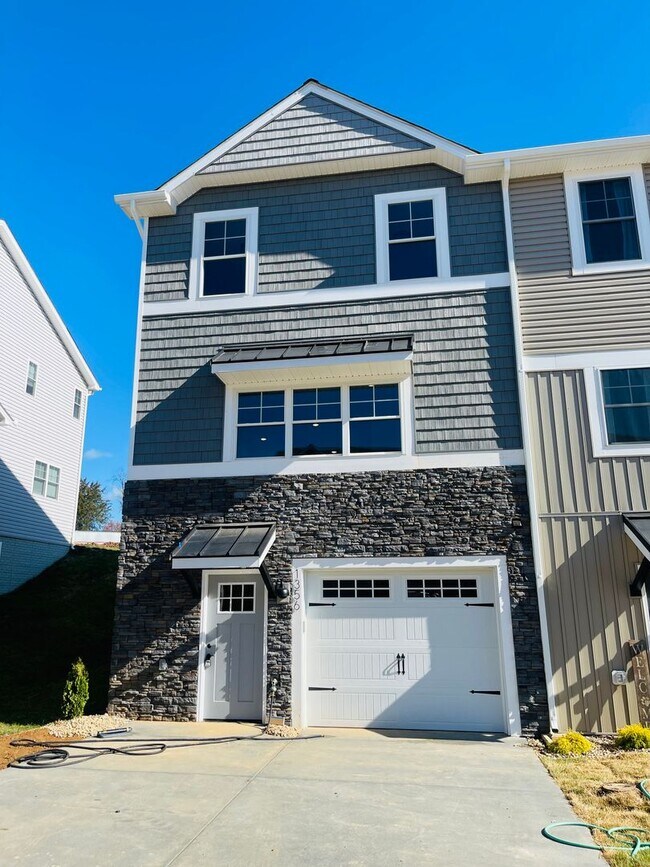 Building Photo - 1356 Palomino Trl
