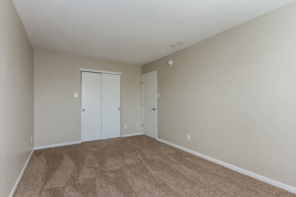 Building Photo - 9160 Middlebury Way