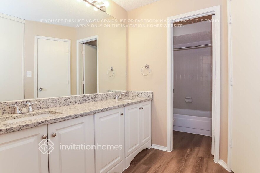 Building Photo - 4136 Hathaway Dr