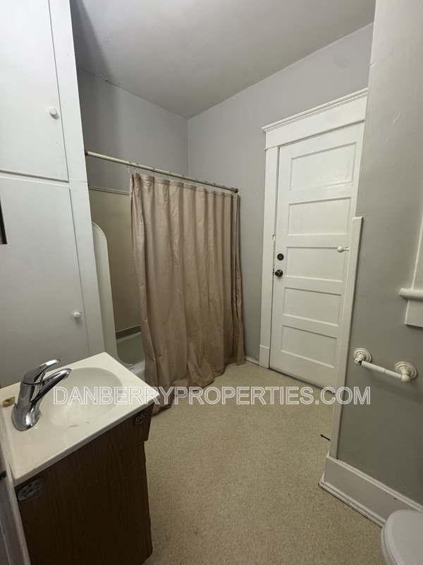 Building Photo - 717 N Union St