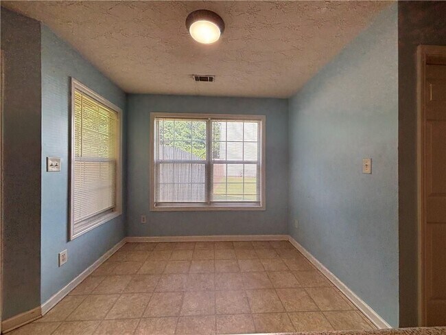 Building Photo - 3287 Baymount Way