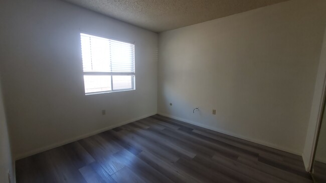 Building Photo - 309 W Barioni Blvd