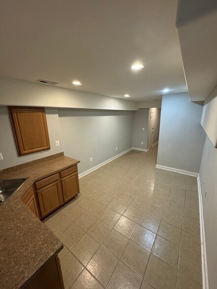 Building Photo - 11 N Streeper St