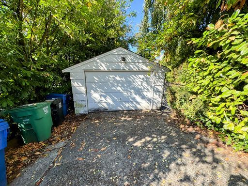 Building Photo - Ready for Move-In! 3 Bed Home $3195