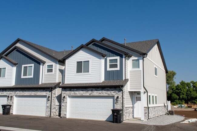 Building Photo - 144 W 425 N