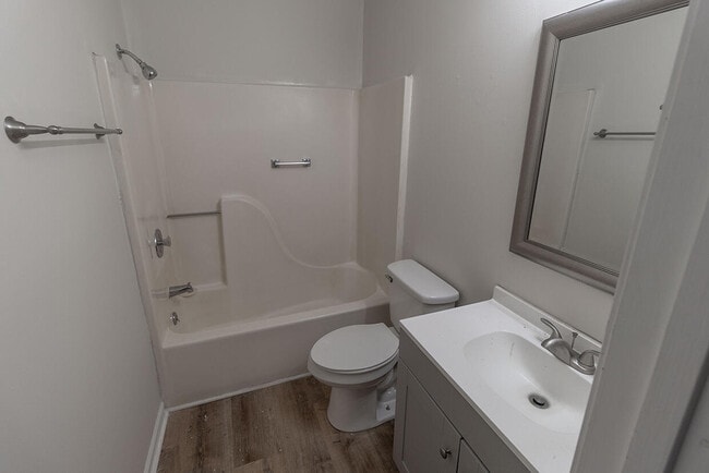 Building Photo - 1916 Mirtle Grove Ct