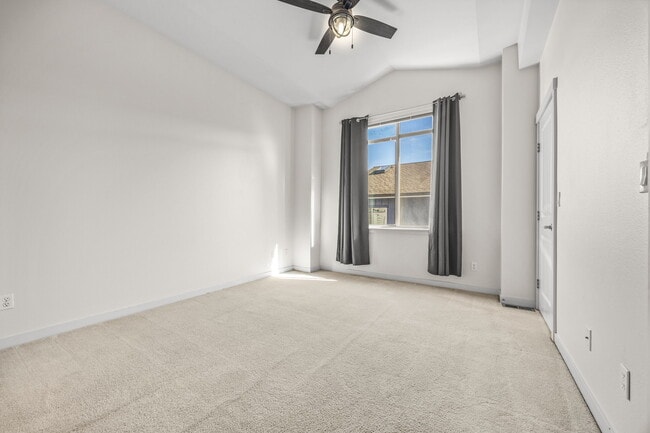 Building Photo - 2160 Yakima Ct