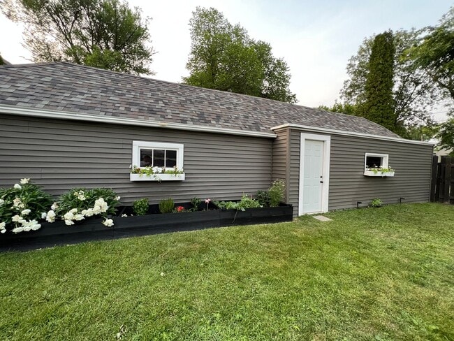 Building Photo - Beautiful 4 Bed 3 Bath Home for Rent! Great Location, Modern Updates!