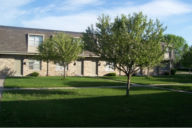 French Village Apartments - 936 S Clark St Grand Island NE 68801