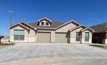 Building Photo - Available JUNE 17TH: Desirable Ratliff Ridge Townhomes