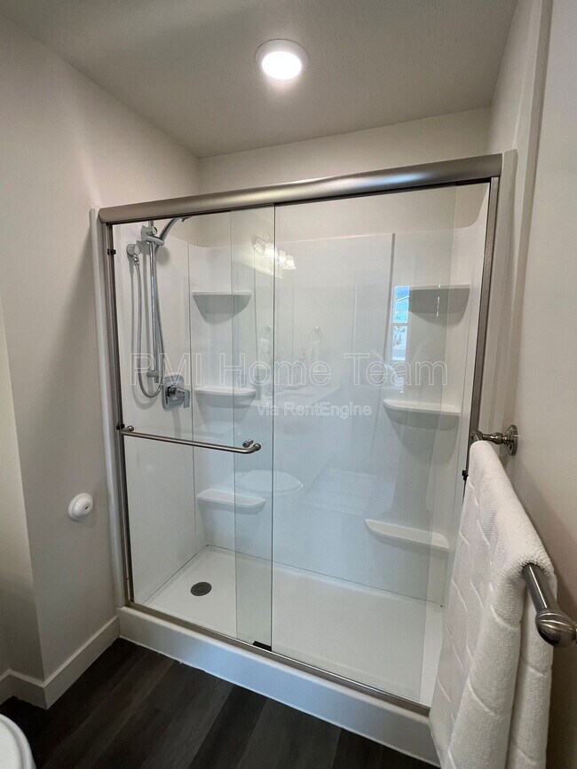 Building Photo - 155 E Ninth