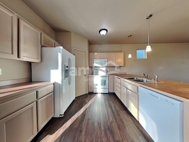 Building Photo - 2116 182nd Street Ct E