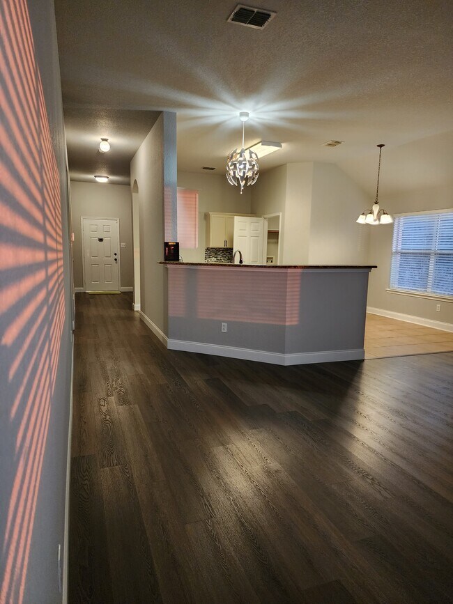 Building Photo - 2827 Saddlebred Trail
