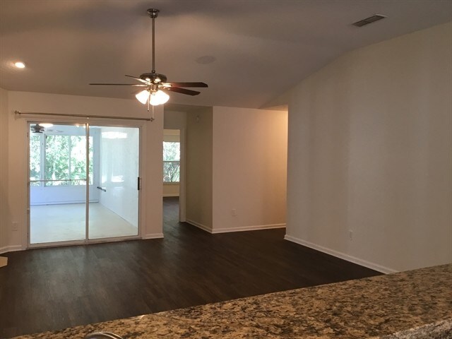 Building Photo - 158 Sweetbrier Branch Ln