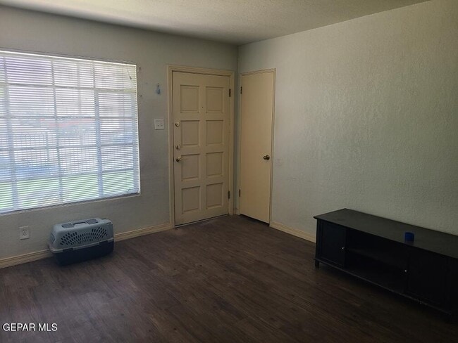 Building Photo - 701 W Yandell Dr