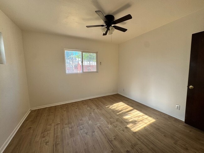Building Photo - Lovely 3 bedroom 2 bath home. Must see