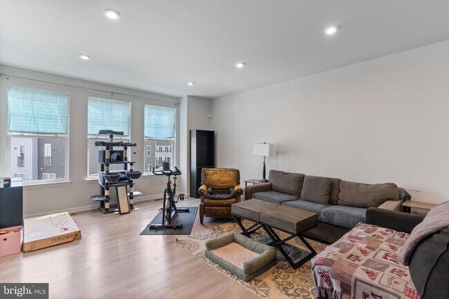 Building Photo - 18277 Summit Pointe Dr