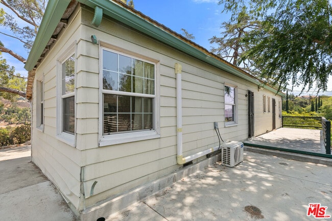 Building Photo - 11320 Alethea Dr