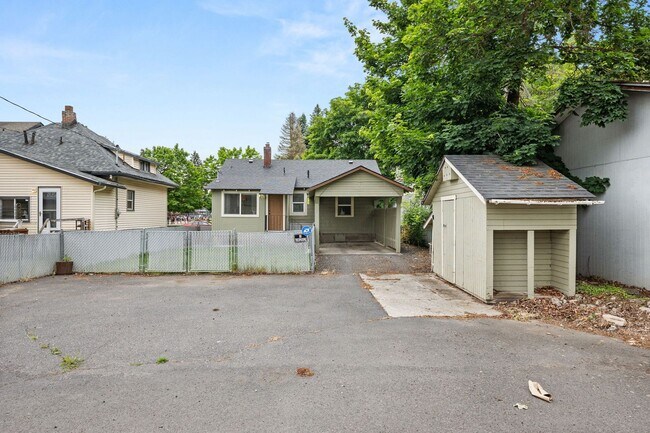 Building Photo - 2604 W Sinto Ave