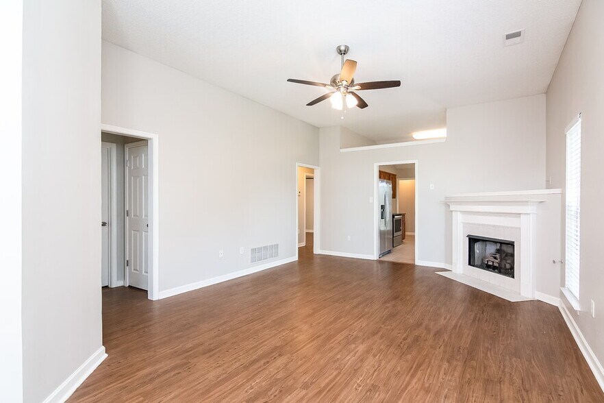 Building Photo - 7366 Pecan Meadow Dr E