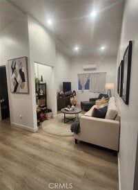 Building Photo - 6836 Colmar Ave