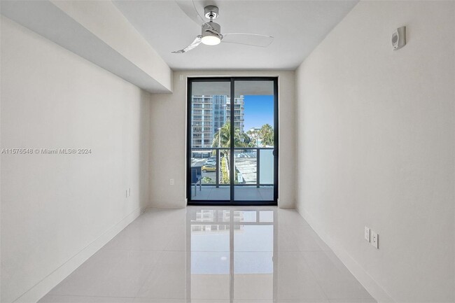 Building Photo - 3040 N Ocean Blvd