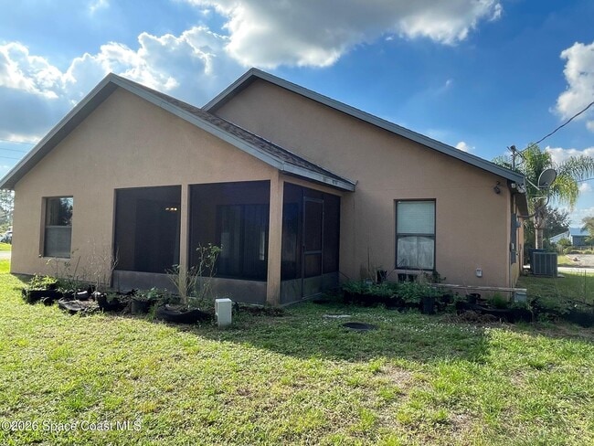 Building Photo - 1897 Gould Ave SW