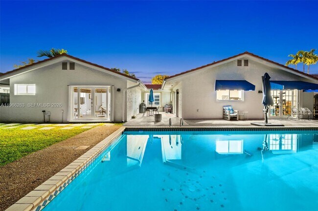 Building Photo - 12020 SW 93rd St