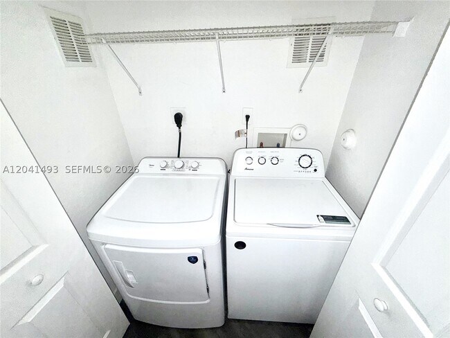 Building Photo - 14051 SW 49th St