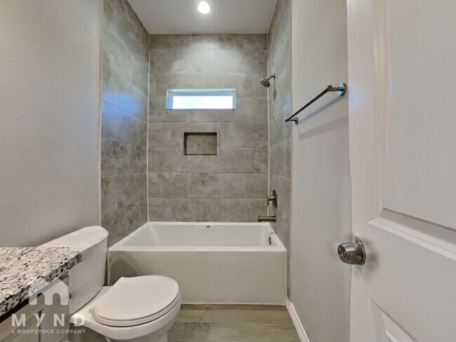 Building Photo - 15840 Forest Dr