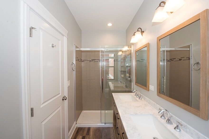 Building Photo - 4211 S Michigan Ave