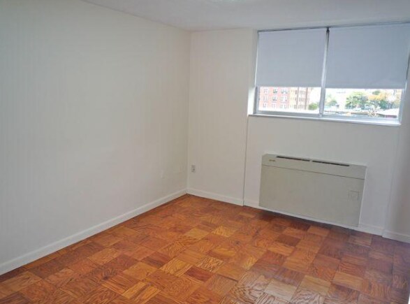 Building Photo - 16 Monmouth Ct