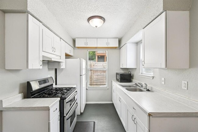 Primary Photo - 8400 Sequoia Dr