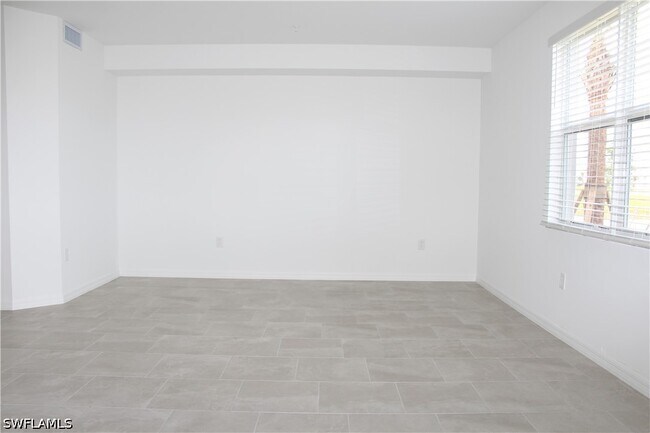 Building Photo - 5661 Melbourne Ct