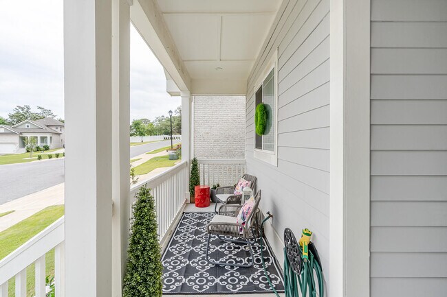 Building Photo - 409 Hideaway Ln