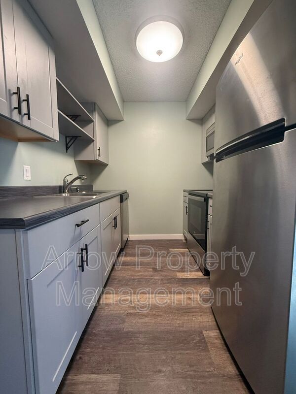 Building Photo - 3405 Holdrege St