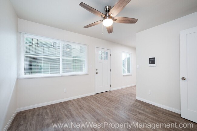Building Photo - Upgraded Sherman Heights 1 Bedroom, Availa...