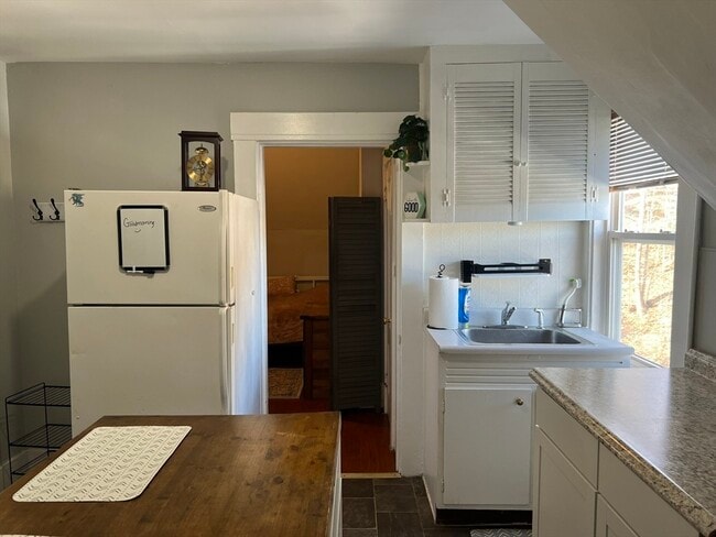 Building Photo - 272 Front St