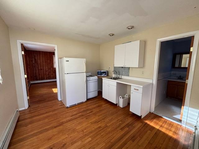 Building Photo - 9 Yorkshire Ave