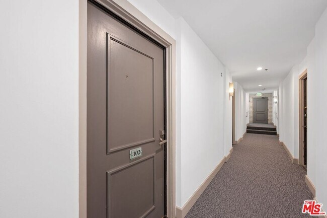 Building Photo - 1440 Veteran Ave