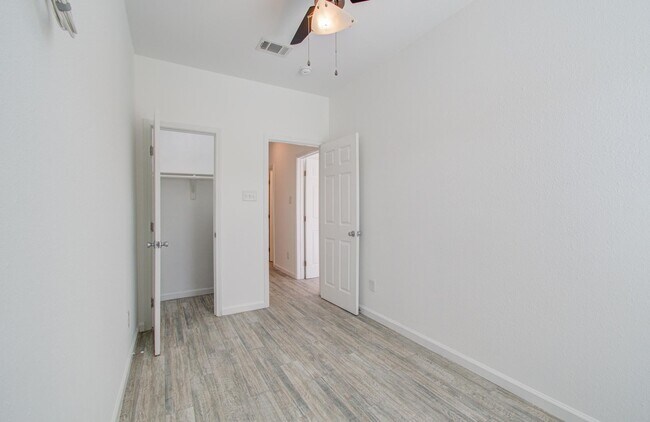Building Photo - 1014 Graham Dr