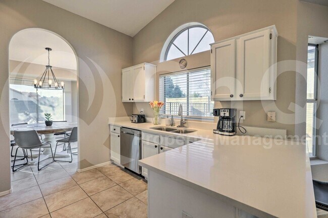 Building Photo - 8821 W Cavalier Dr