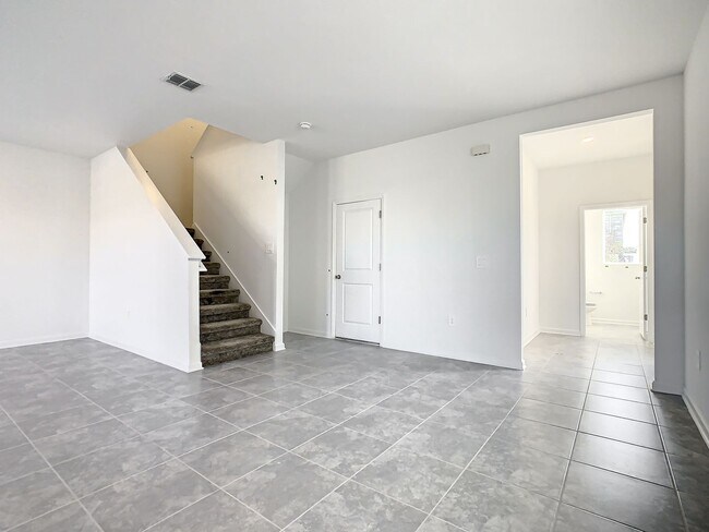 Building Photo - 409 Bogey Dr