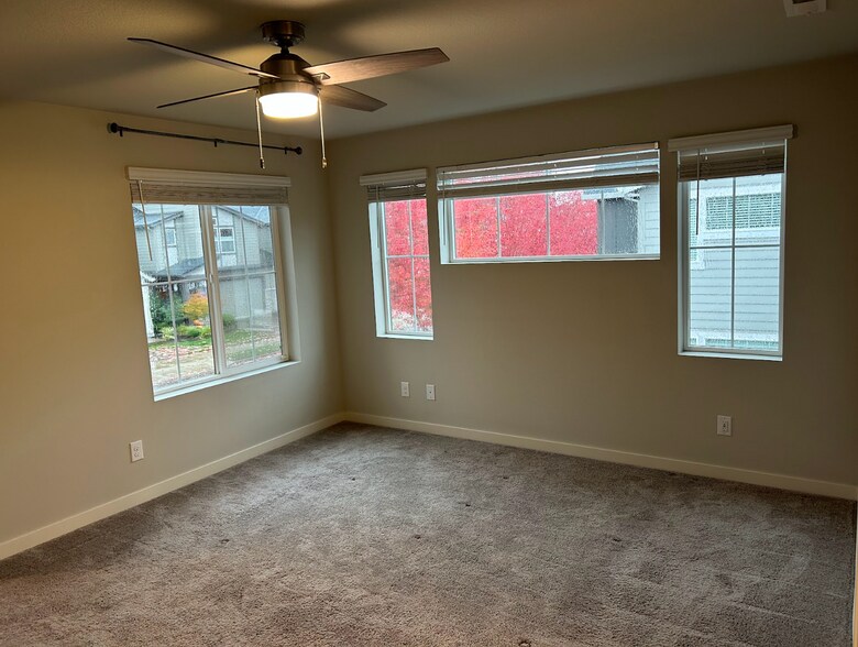 Master Bedroom - 6507 SE Genrosa St