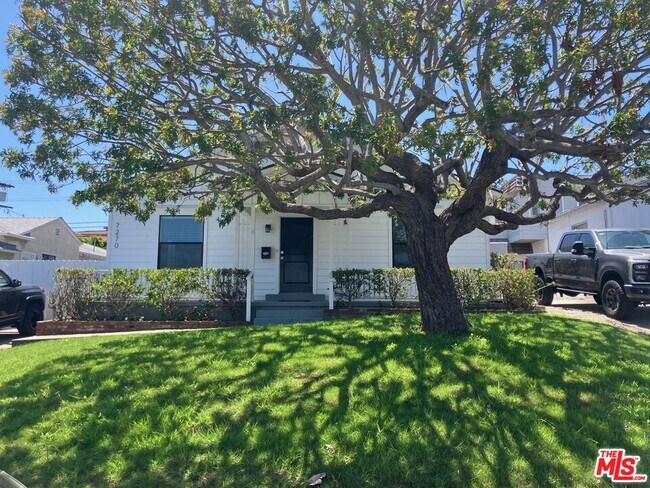 Primary Photo - 7270 W 85th St
