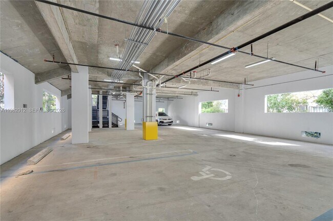 Building Photo - 1037 NW 2nd St